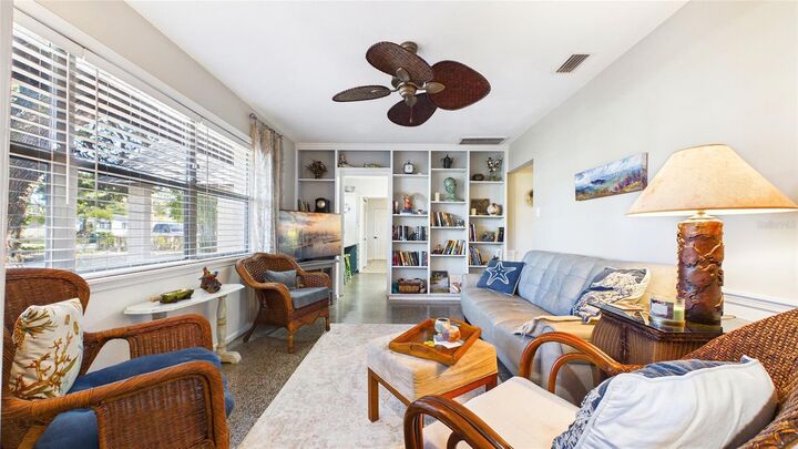 Property Photo:  4319 S Cameron Avenue  FL 33611 