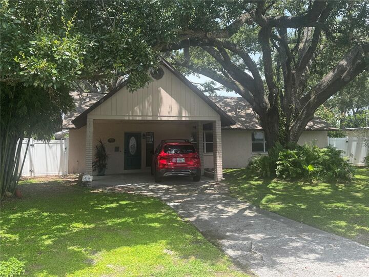 Property Photo: 4319 S Cameron Avenue FL 33611