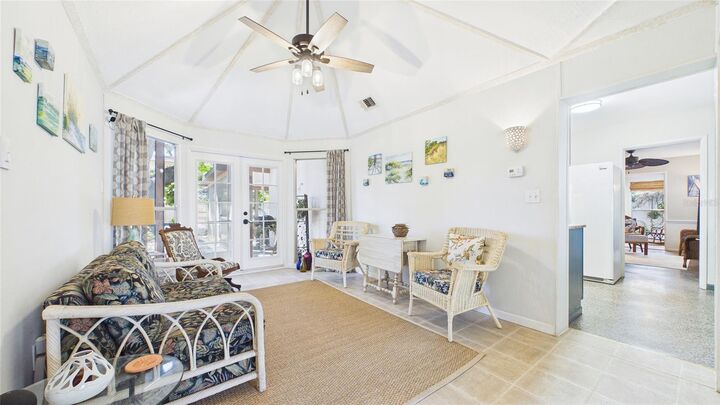 Property Photo:  4319 S Cameron Avenue  FL 33611 