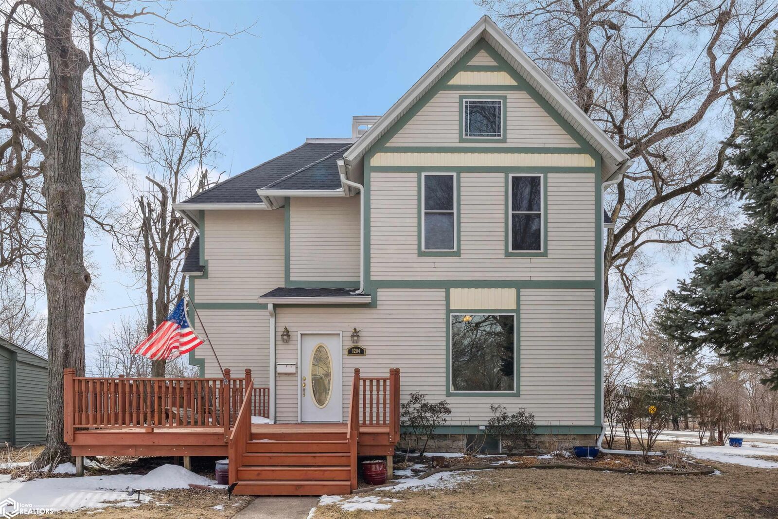 Property Photo:  1204 3rd Avenue  IA 50112 