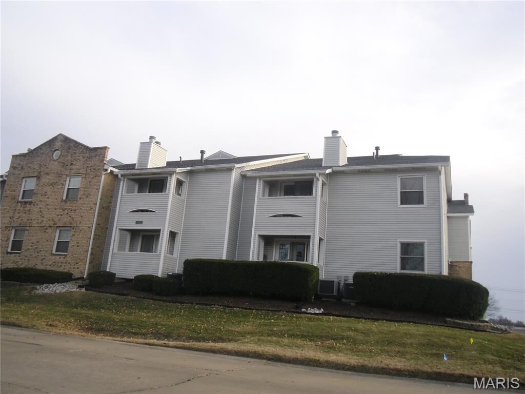 Property Photo:  2574 Parkview Drive 4  IL 62040 