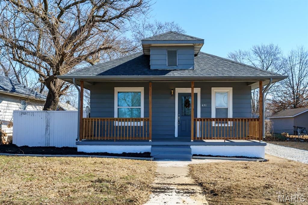 Property Photo:  451 N Wood River Avenue  IL 62095 