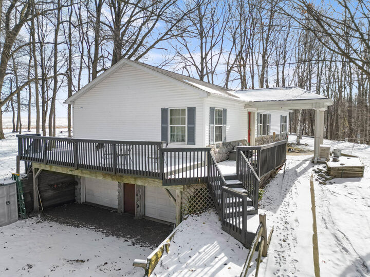 Property Photo: 519 Crest Lane MI 49250