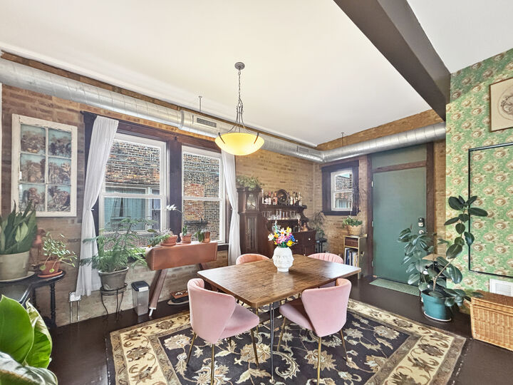 Property Photo: 1635 W Pratt Boulevard 3S IL 60626