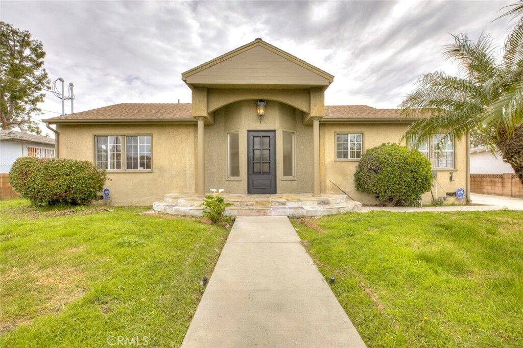 Property Photo: 6622 Varna CA 91401