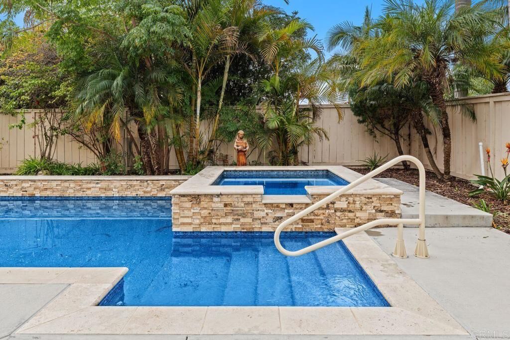 Property Photo: 1825 Hummock Lane CA 92024