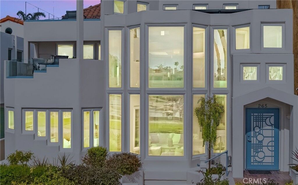 Property Photo:  265 Bay Shore  CA 90803 