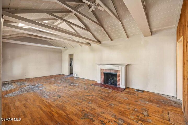 Property Photo:  15902 Gault Street  CA 91406 