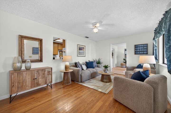 Property Photo:  544 Santa Ana Avenue  CA 95838 