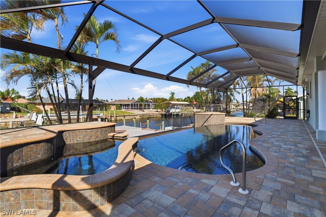 Property Photo: 3510 SE 19th Avenue FL 33904