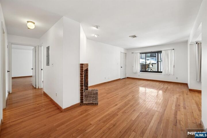 Property Photo:  1491 John Street 10  NJ 07024 