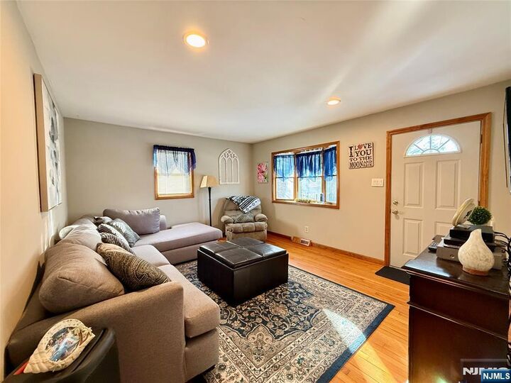 Property Photo:  50 Glen Avenue  NJ 07460 