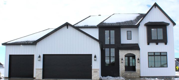Property Photo: 959 50th Avenue W ND 58078