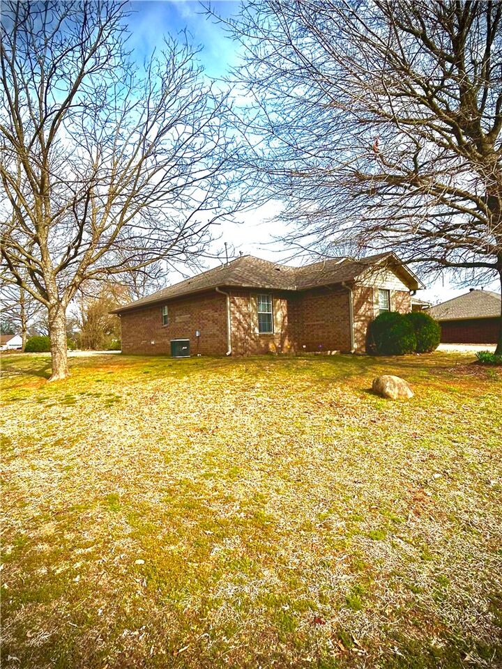 Property Photo:  701 Apple Tree Lane  AR 72830 