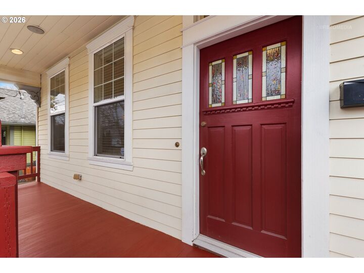 Property Photo:  3936 NE Grand Ave  OR 97212 