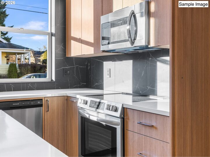 Property Photo:  2932 SE 62nd Ave  OR 97213 