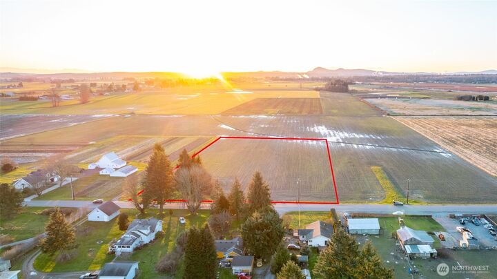 Property Photo:  13614  Avon Allen Road  WA 98273 