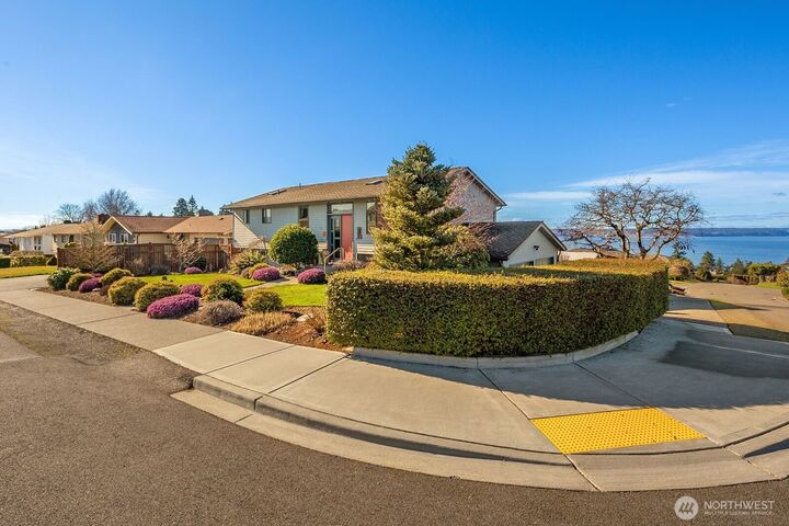 Property Photo:  5346  Frances Avenue NE  WA 98422 