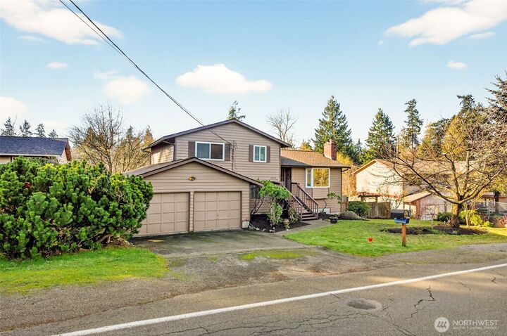 Property Photo:  19809  Ashworth Avenue N  WA 98133 