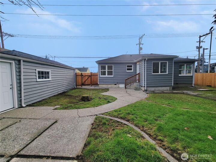 Property Photo:  131 S 64th Street  WA 98408 