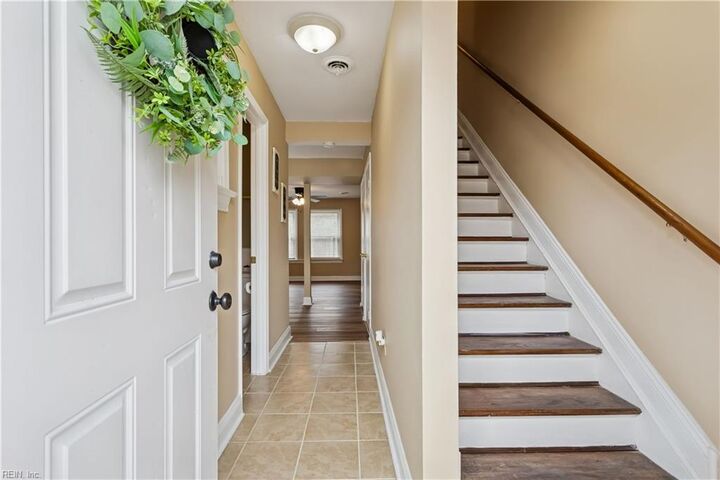 Property Photo: 1630 Darren Cir VA 23701