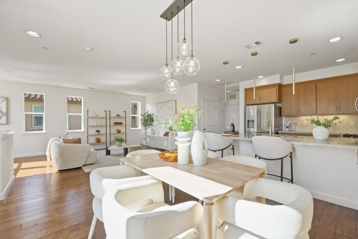 Property Photo:  948 Fontana Terrace  CA 94085 