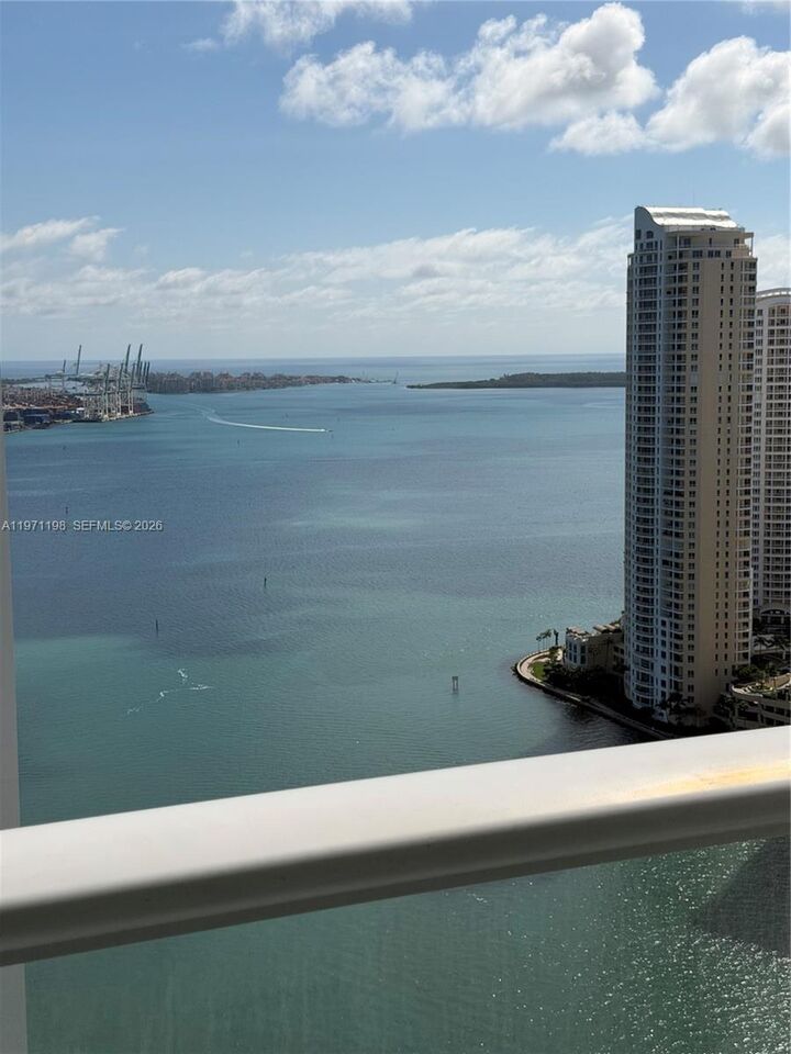 Property Photo:  300 S Biscayne Blvd T-3314  FL 33131 