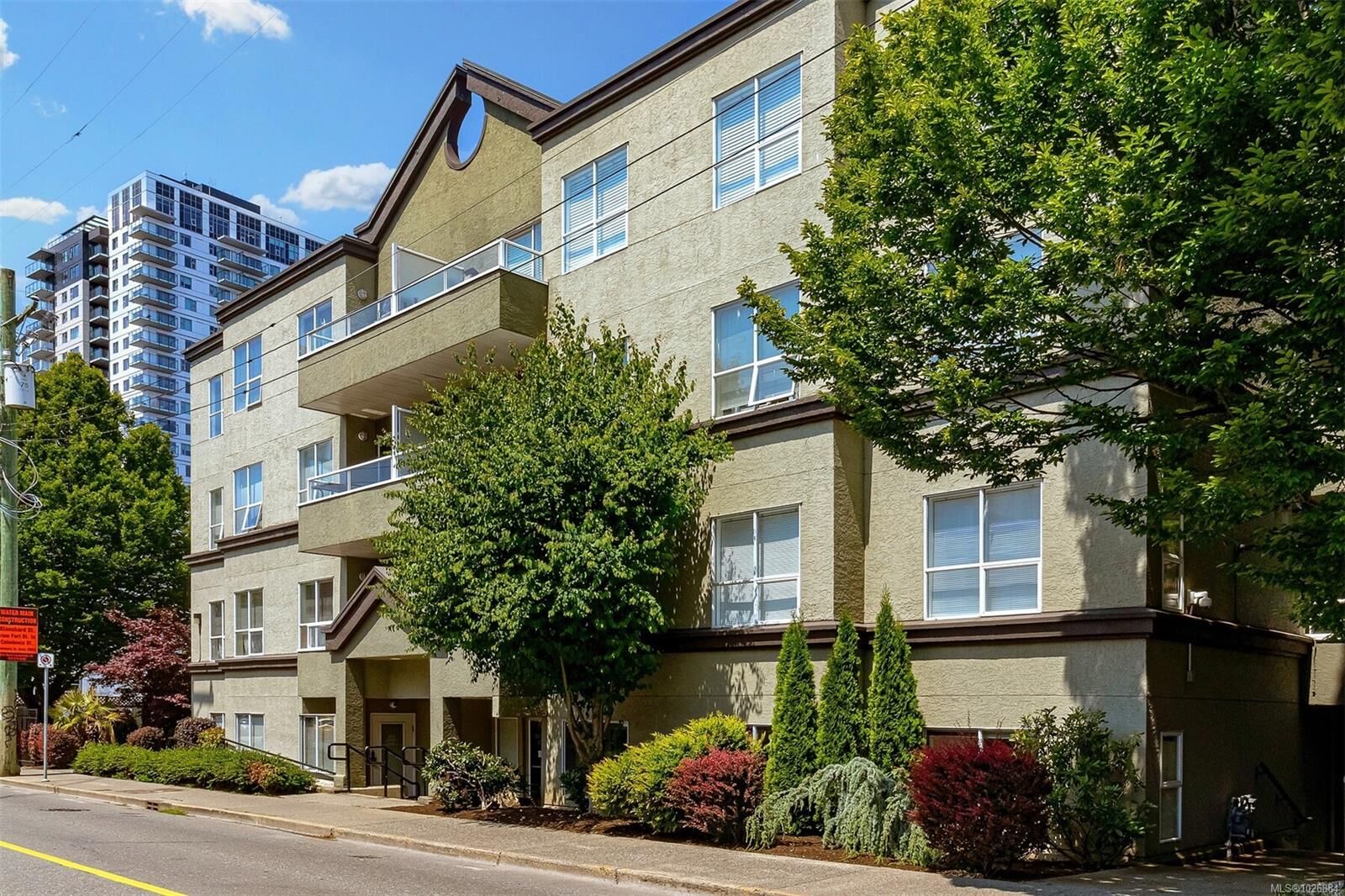 Property Photo: 832 Fisgard St #102 &Amp 103 BC V8W 1S1