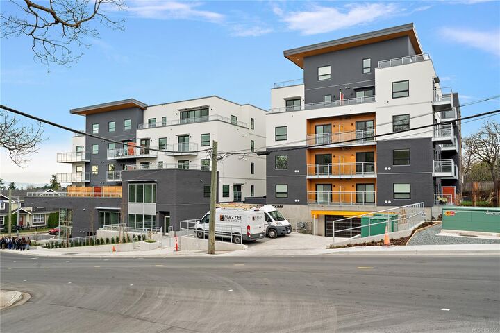 Photo de la propriété:  1102 Esquimalt Rd 308  BC V9A 0L3 