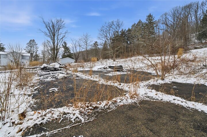 Property Photo:  211 Garden Ln  PA 15666 