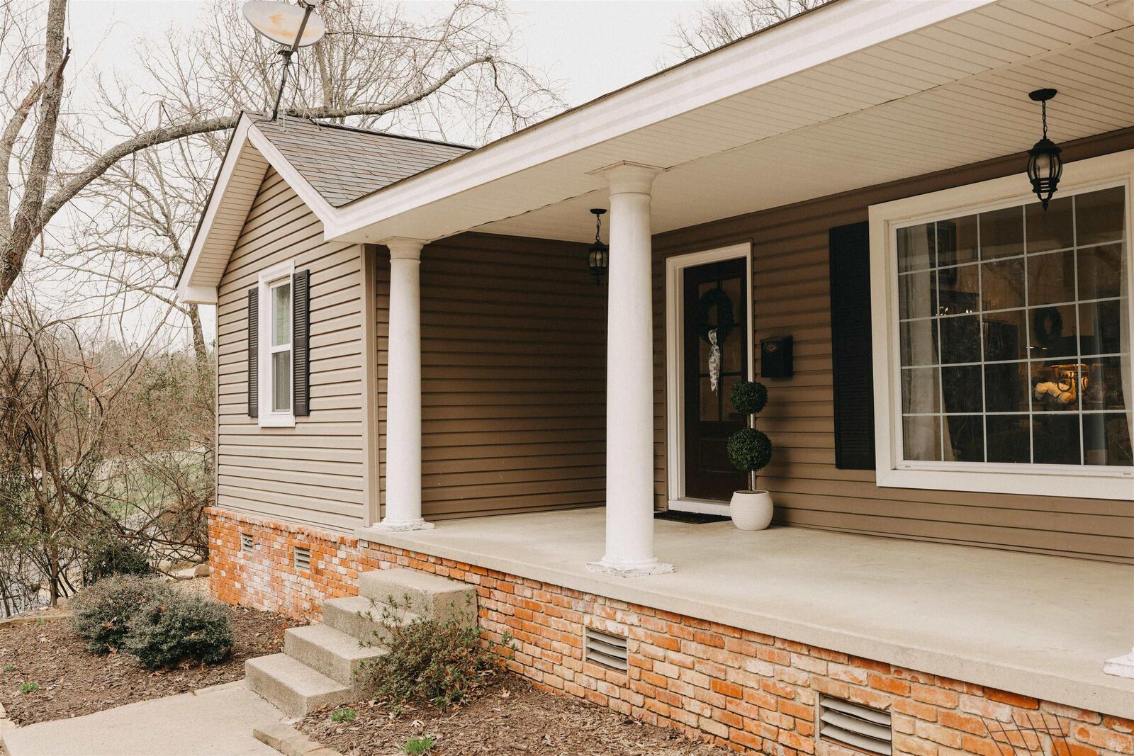Property Photo: 5812 N Locust St AR 72116