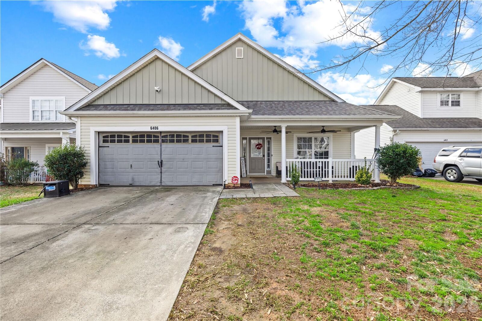 Property Photo: 6406 Castlewynd Court NC 28212