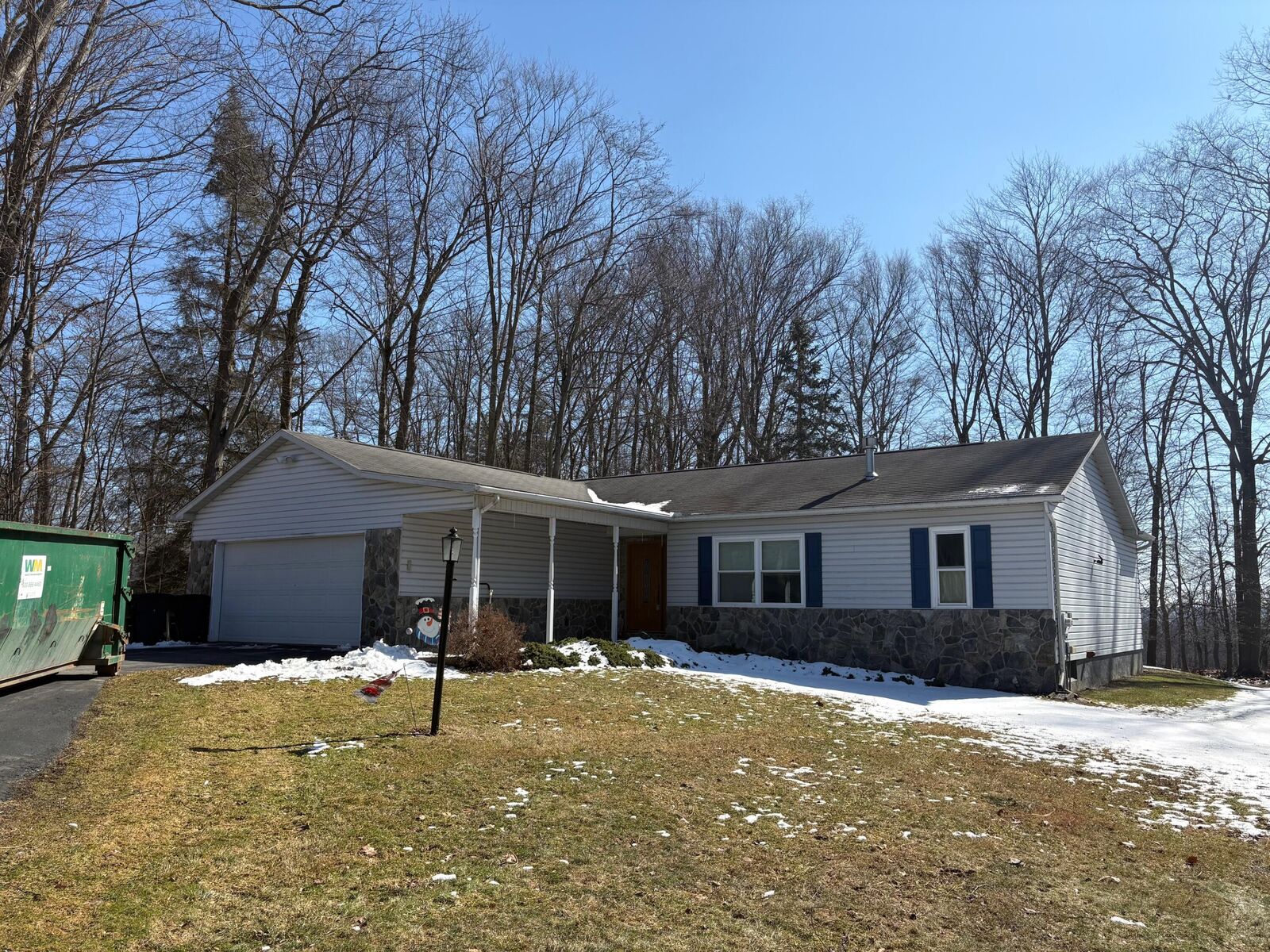 Property Photo:  54 Castleton Ct  PA 15801 