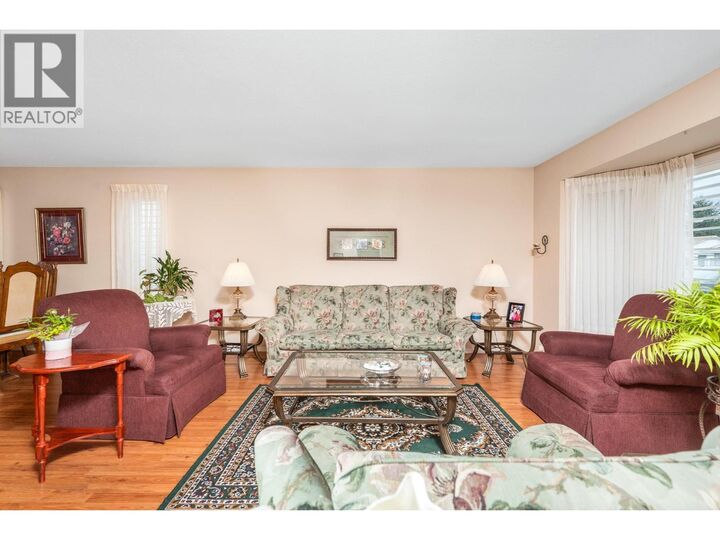Property Photo:  833 8 Avenue  BC V1H 1Z1 