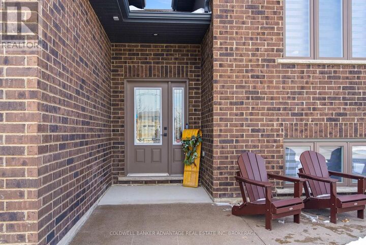 Property Photo:  70 Renfield Street  ON L3K 0A7 