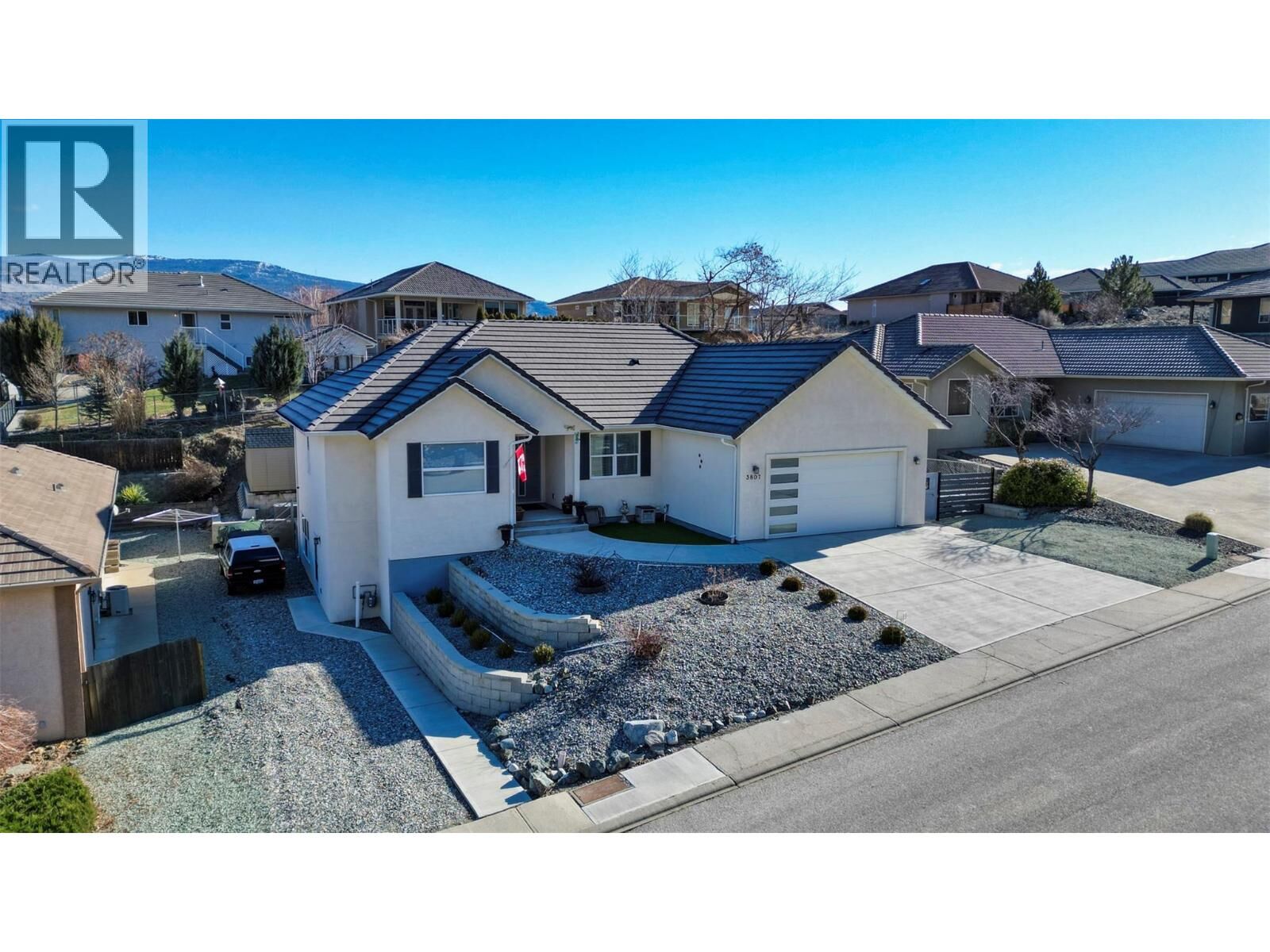 Property Photo: 3807 Fairwinds Drive BC V0H 1V4