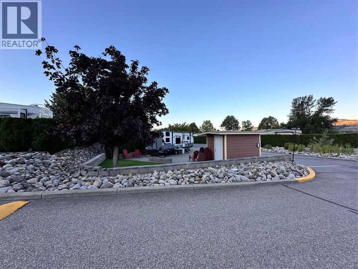 8000 Highland Road — photo 1