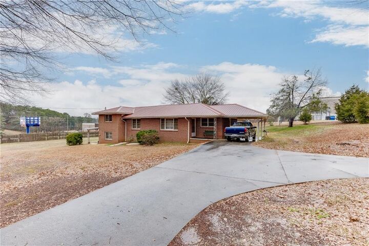 Property Photo: 406 Thunder Road GA 30518