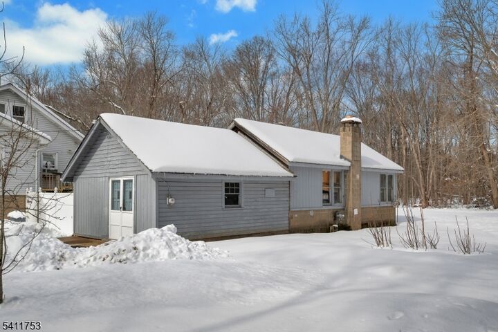 Property Photo: 410 Horseneck Rd NJ 07004