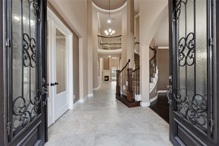 Property Photo: 10323 Millcreek Manor Lane TX 77433