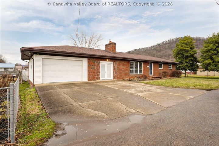 Property Photo: 4 Erwin Drive WV 25143