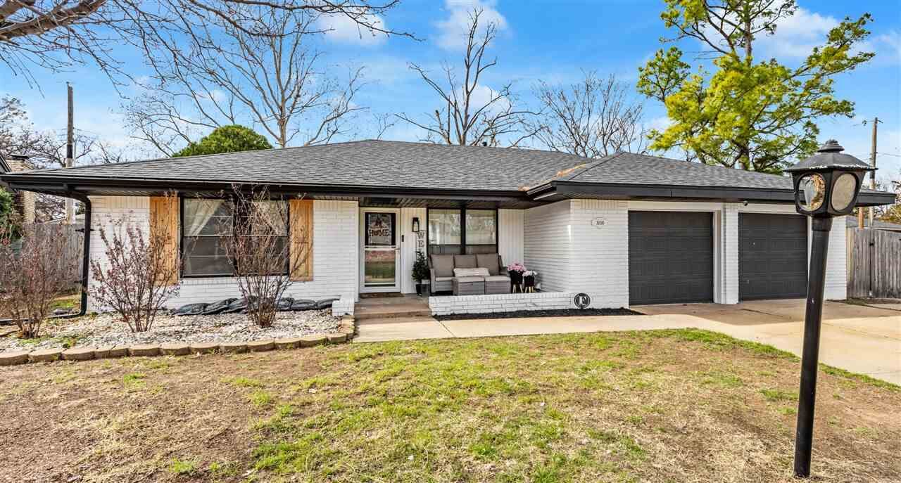 Property Photo: 7130 NW Woodland Pl OK 73505
