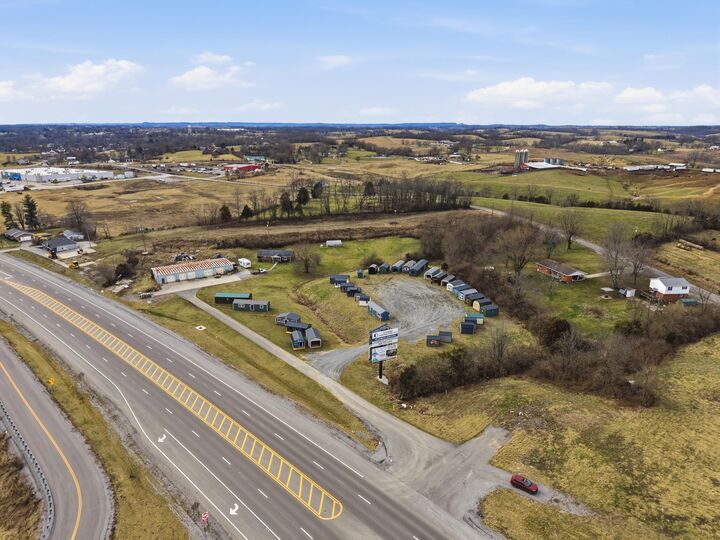 Property Photo:  1001 U.s. 27  KY 40484 