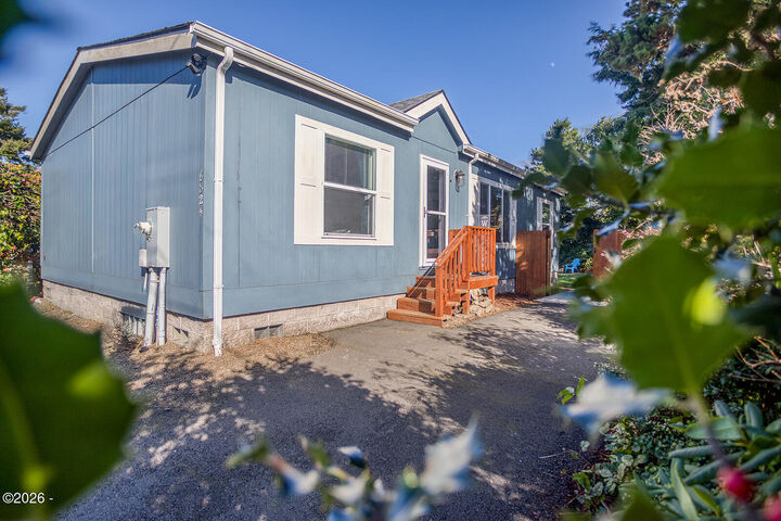 Property Photo:  6824 SW Galley Avenue  OR 97367 