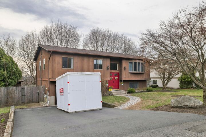 Property Photo:  10 Skinner Court  NY 10986 