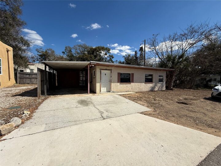 Property Photo:  201 Seminole Avenue  FL 34715 