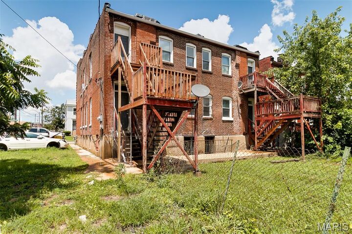 Property Photo:  1404A Granville Place  MO 63112 