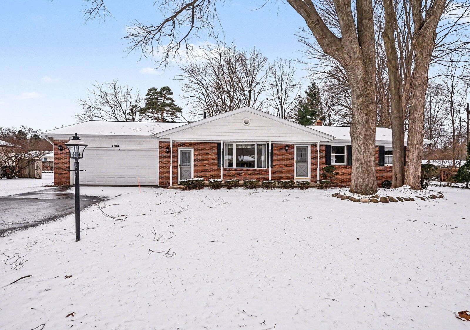 Property Photo: 4108 Crestlane Drive MI 49426