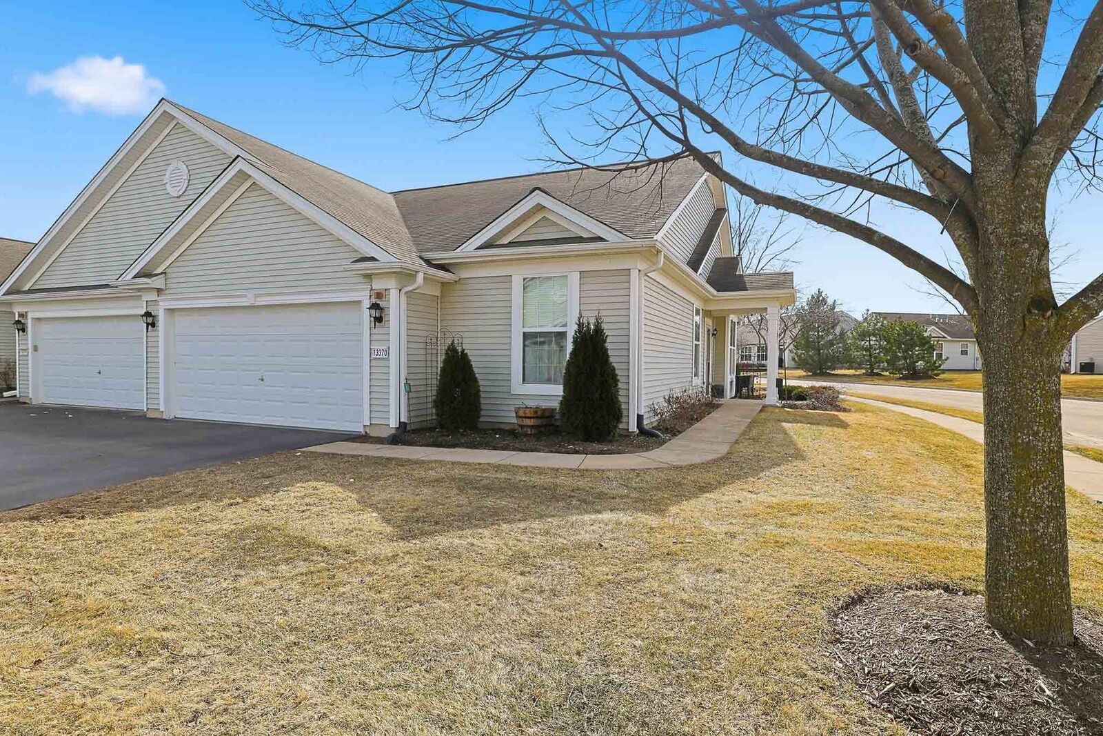 Property Photo:  13370 Arboretum Lane  IL 60142 