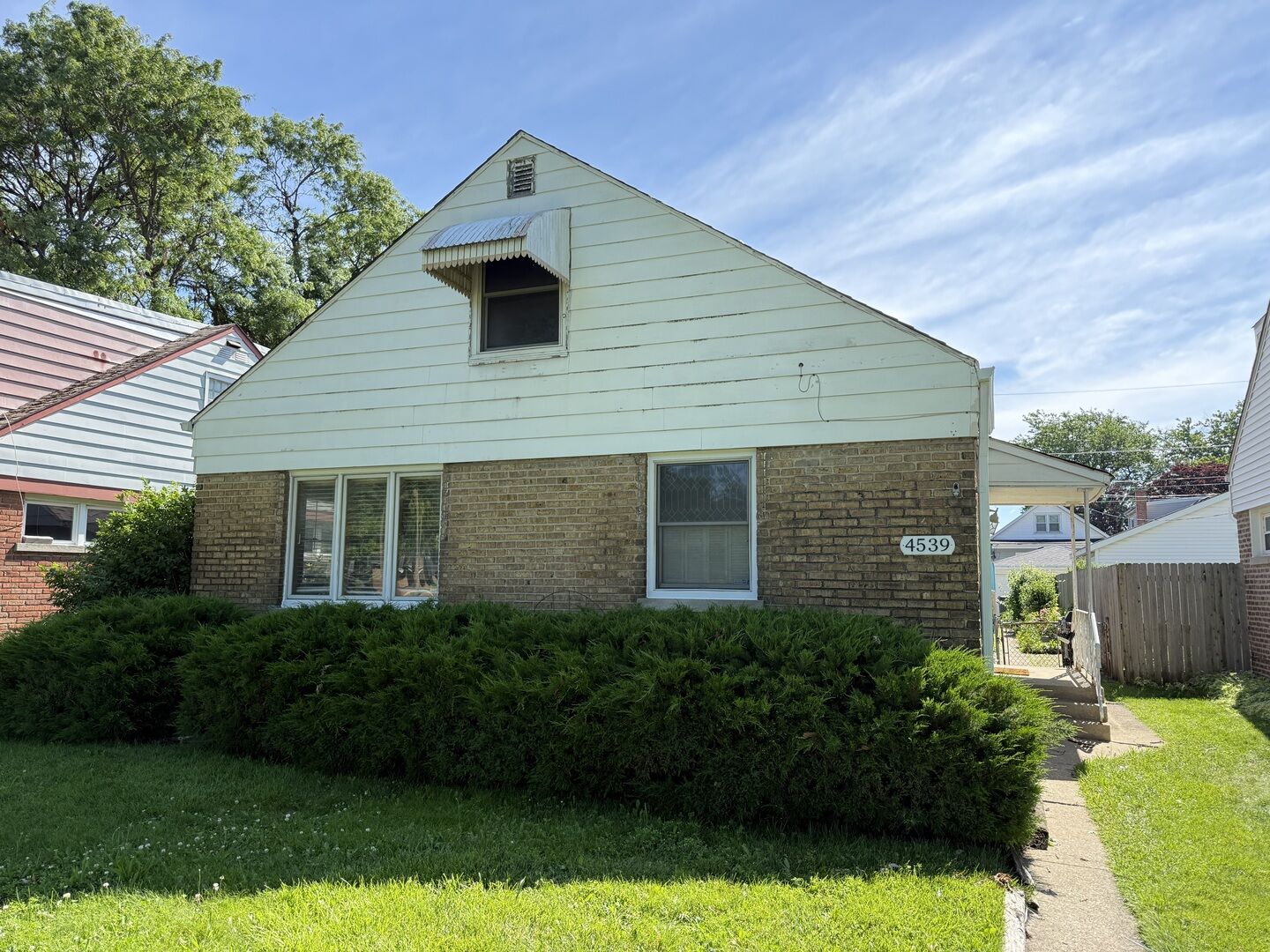 Property Photo:  4539 Clyde Avenue  IL 60534 